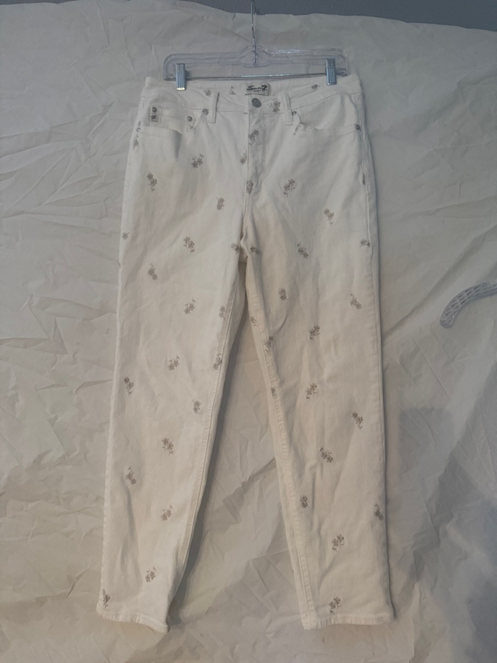 Seven7 High-Rise White Jeans with Beige Floral Embroidery